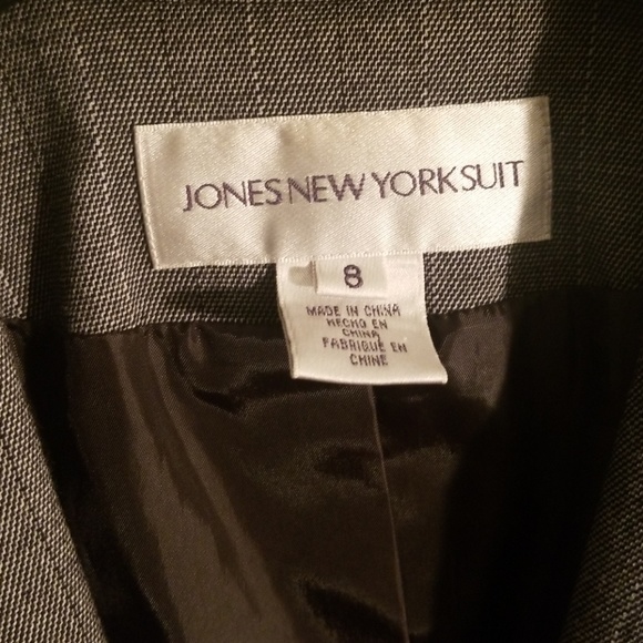 Blazer - Picture 3 of 3